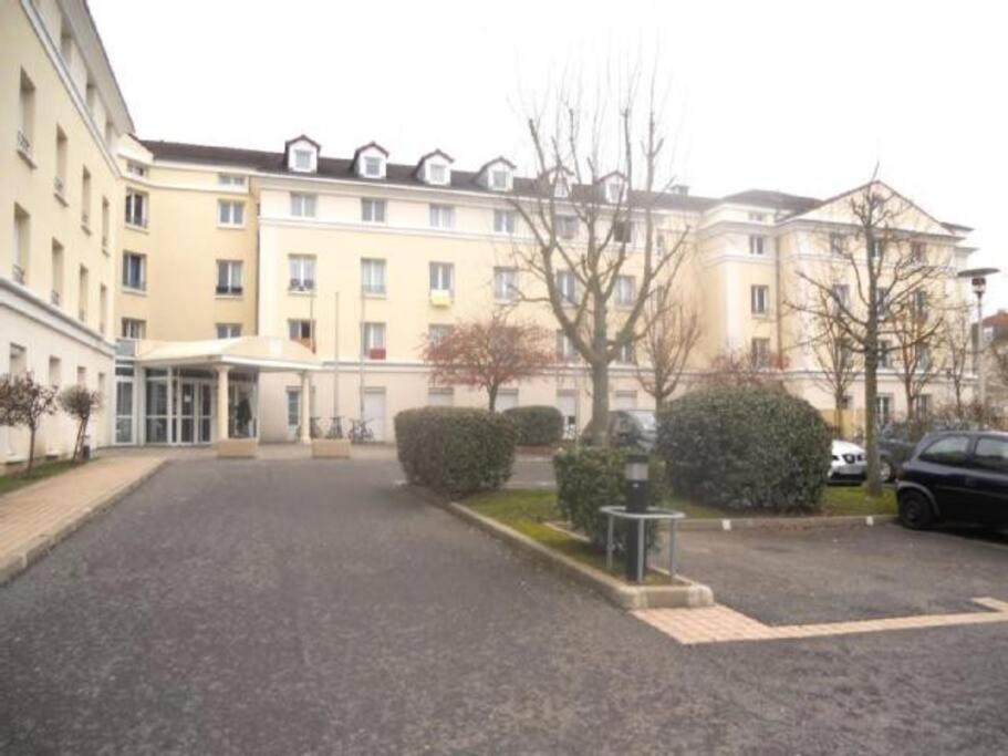 Apartmán Cosy flat Bussy-Saint-Georges Exteriér fotografie